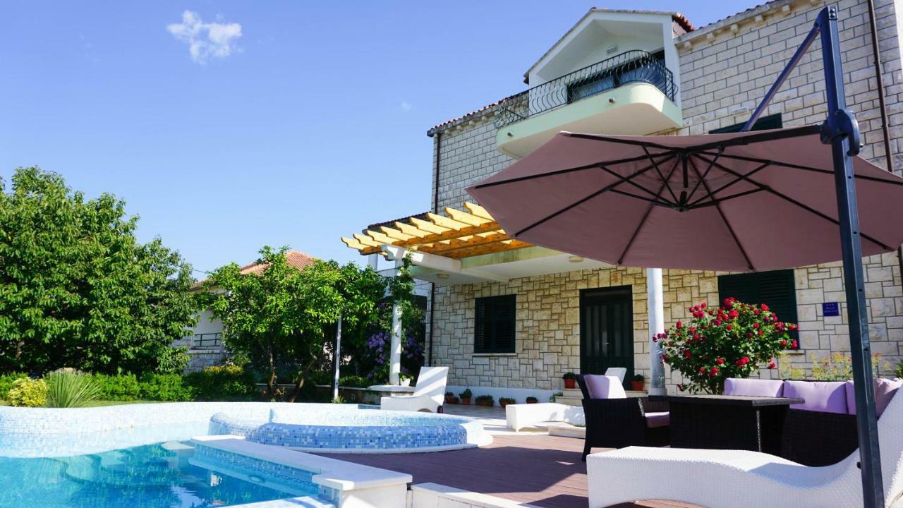 Villa Siga Малі Стон Екстер'єр фото